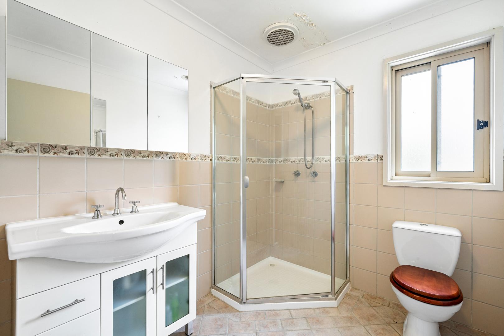 Bath Room With Washbasin