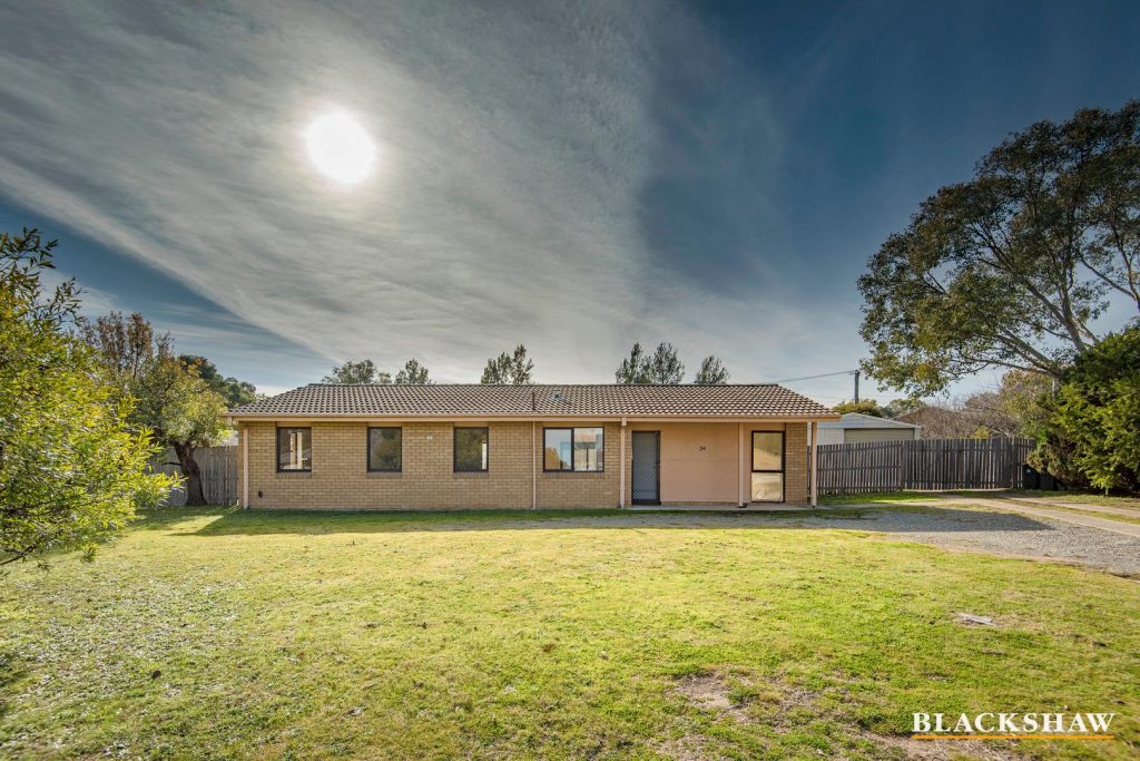 34 Wolff Crescent, Latham ACT 2615