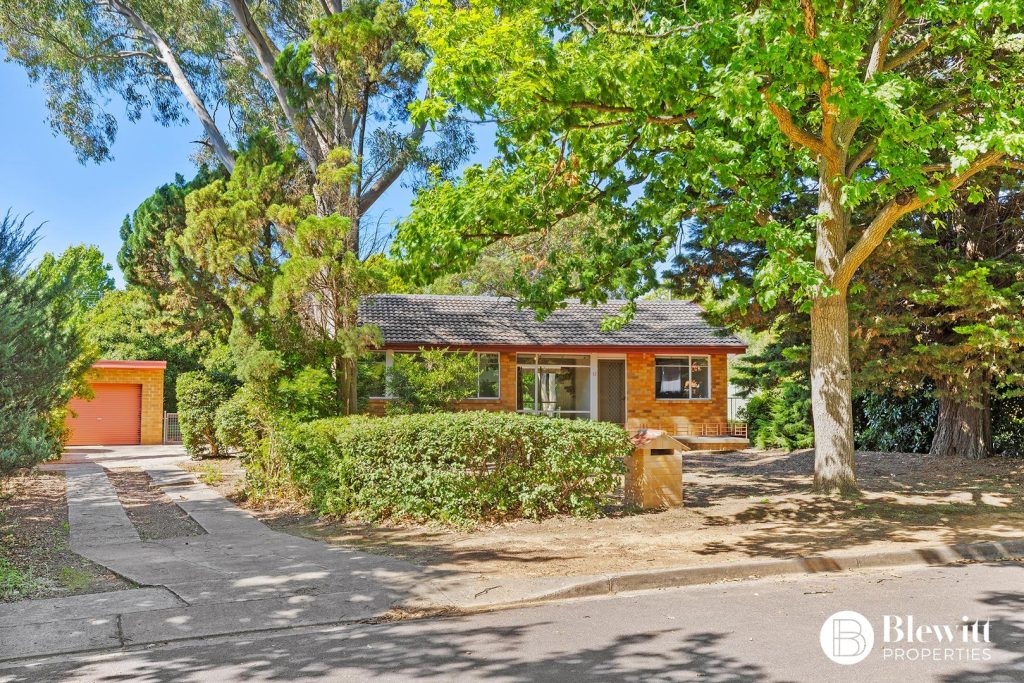 12 Dickinson Street, Watson ACT 2602