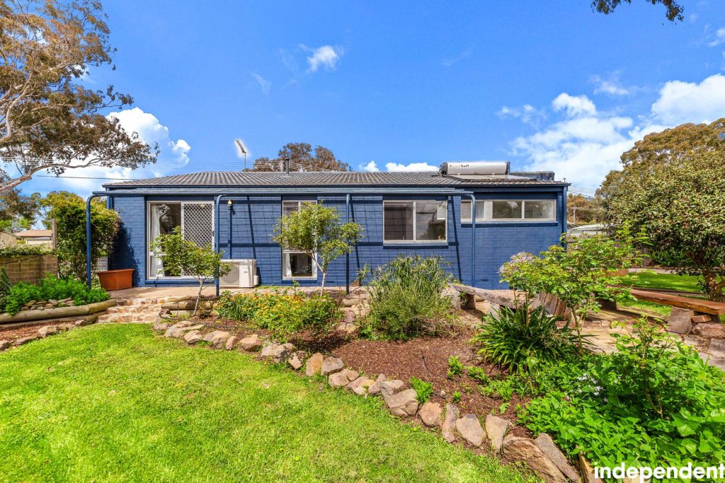 2 Hopwood Place, Kambah ACT 2902