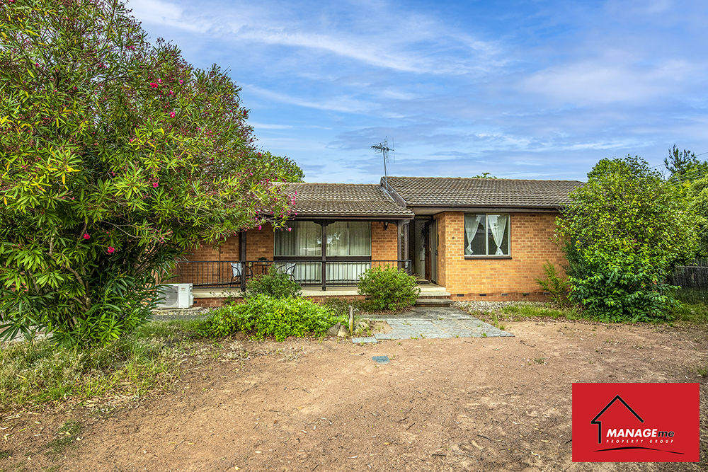 10 Dobie Place, MacGregor ACT 2615