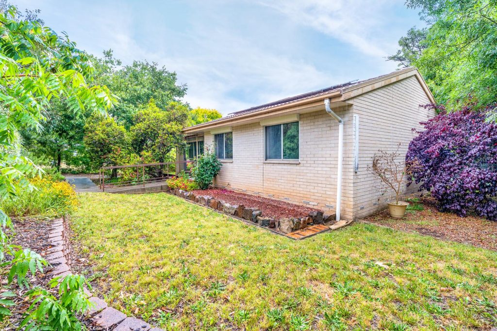 4 Lovegrove Place, Kambah ACT 2902