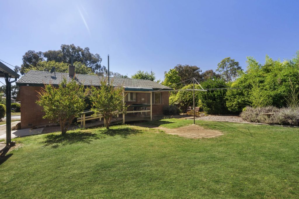 69 Bennelong Crescent, Macquarie ACT 2614